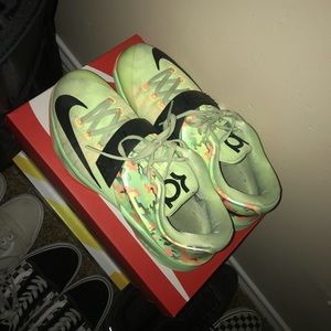 KD 7’s Green/Orange Camo